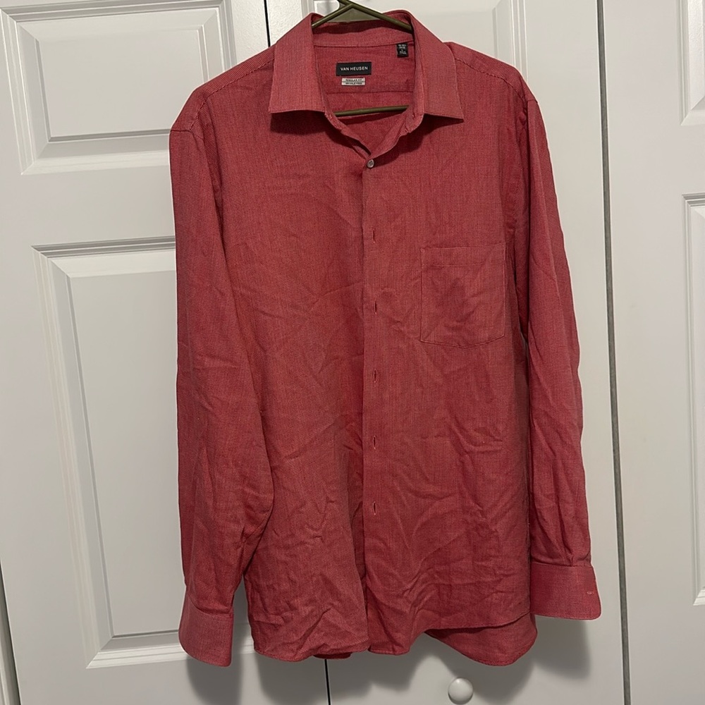 Van Heusen Large Men’s Dress Shirt Red Regular Fit Wrinkle Free